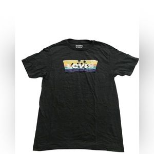 Levi’s Tee